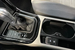 punainen Volkswagen Touran 2019 kuva 19.