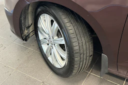 punainen Volkswagen Touran 2019 kuva 25.