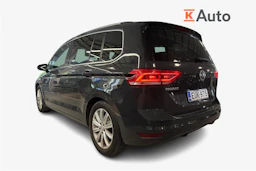 harmaa Volkswagen Touran 2019 kuva 2.