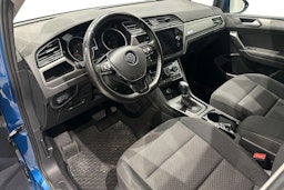 sininen Volkswagen Touran 2019 kuva 7.