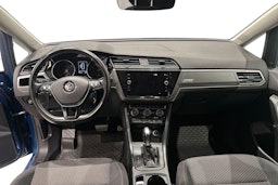 sininen Volkswagen Touran 2019 kuva 9.