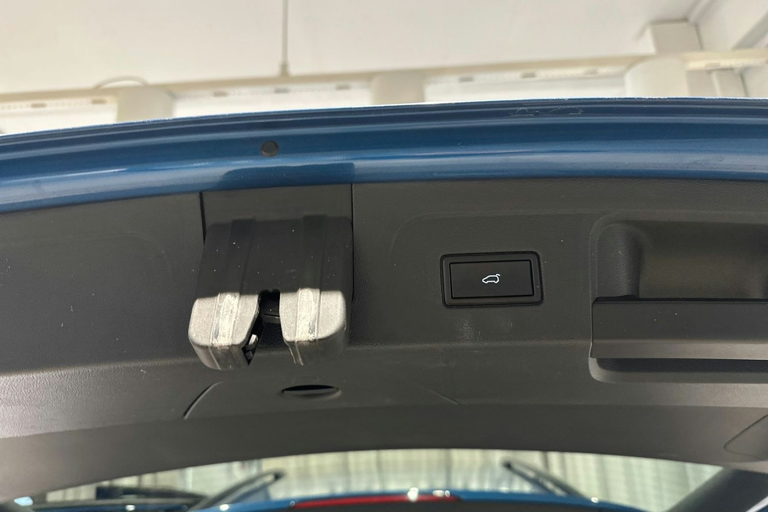 sininen Volkswagen Touran 2019 kuva 17.