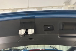 sininen Volkswagen Touran 2019 kuva 17.