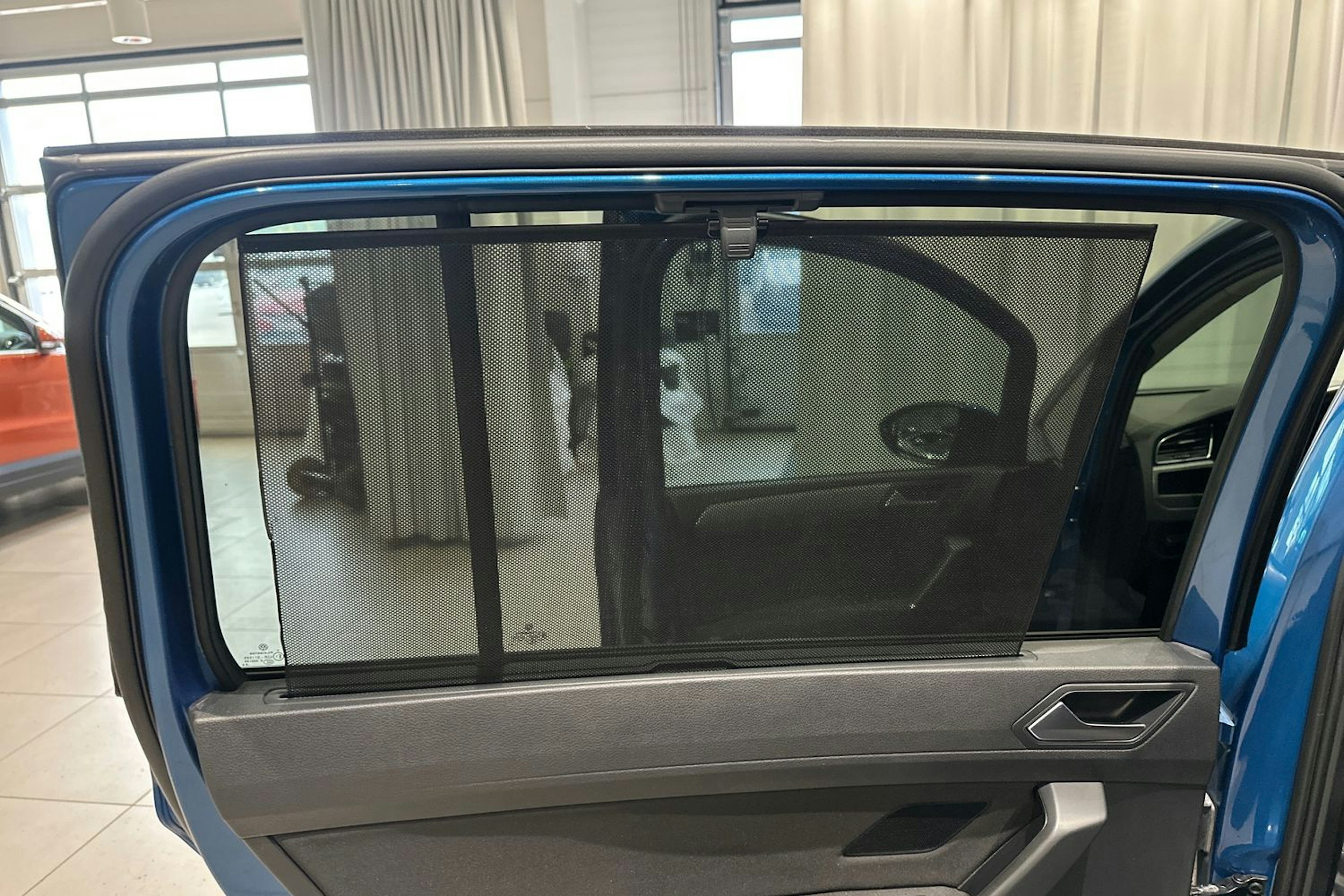 sininen Volkswagen Touran 2019 kuva 19.