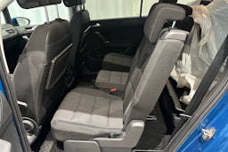 sininen Volkswagen Touran 2019 kuva 20.