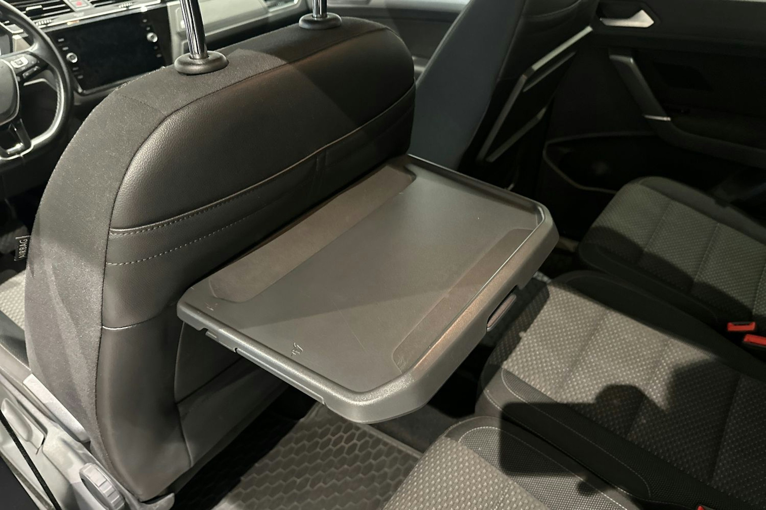 sininen Volkswagen Touran 2019 kuva 21.