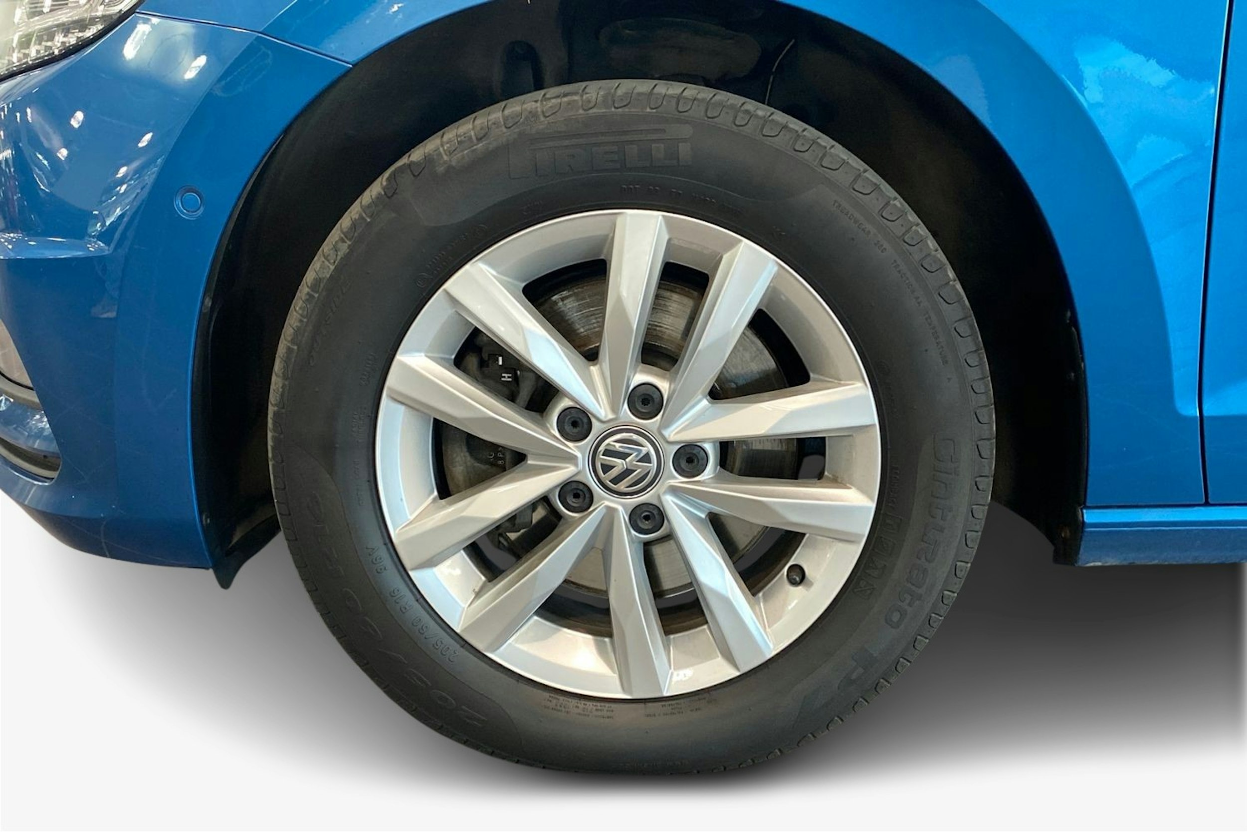 Sininen Volkswagen TOURAN 2019 kuva 11.