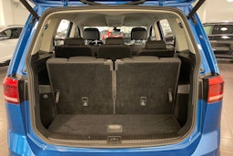 Sininen Volkswagen TOURAN 2019 kuva 18.
