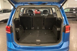 Sininen Volkswagen TOURAN 2019 kuva 19.