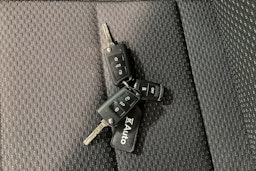 Sininen Volkswagen TOURAN 2019 kuva 28.