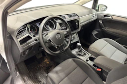 valkoinen Volkswagen Touran 2019 kuva 3.