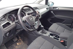 valkoinen Volkswagen Touran 2019 kuva 3.