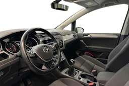 ruskea (beige) Volkswagen Touran 2019 kuva 3.