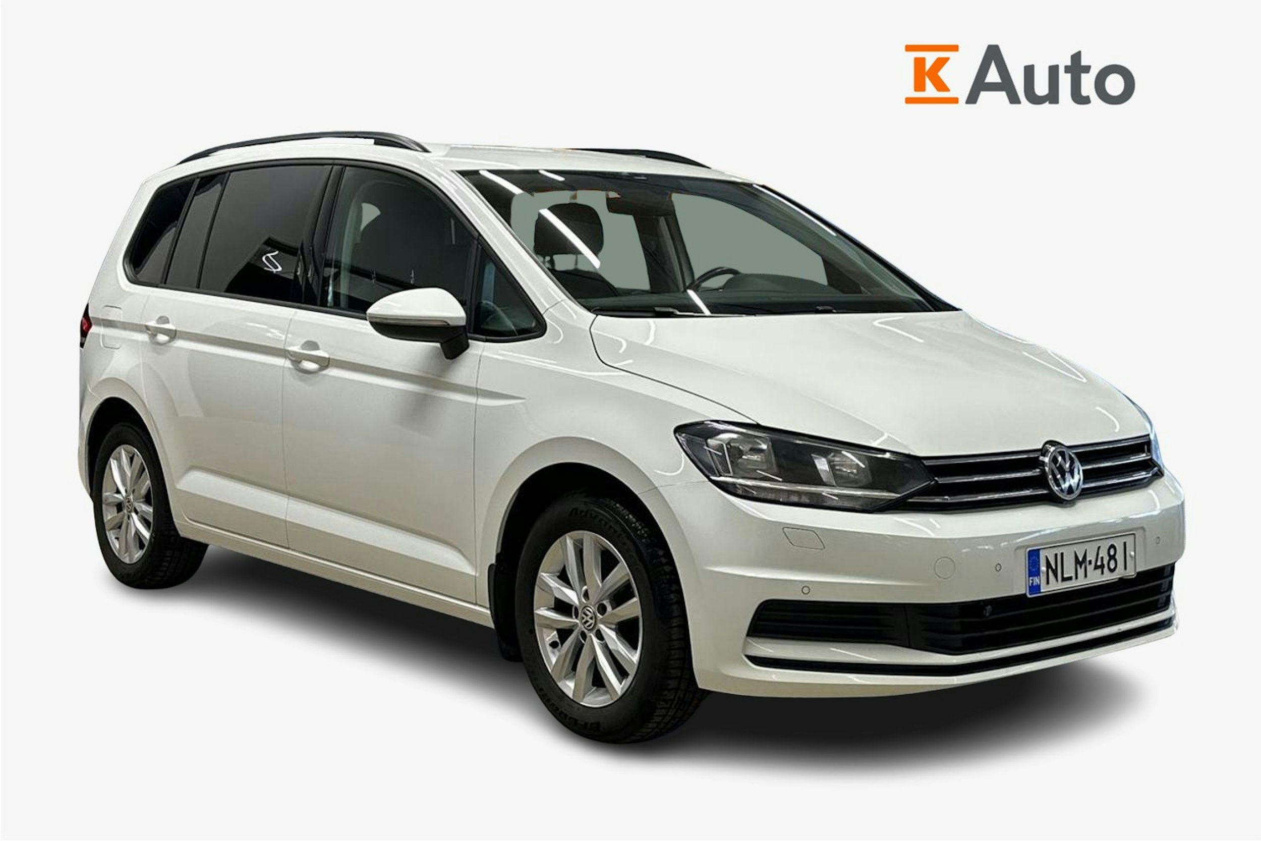 valkoinen Volkswagen Touran 2019 kuva 1.