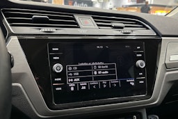 valkoinen Volkswagen Touran 2019 kuva 20.