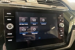 valkoinen Volkswagen Touran 2019 kuva 22.