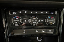 valkoinen Volkswagen Touran 2019 kuva 29.