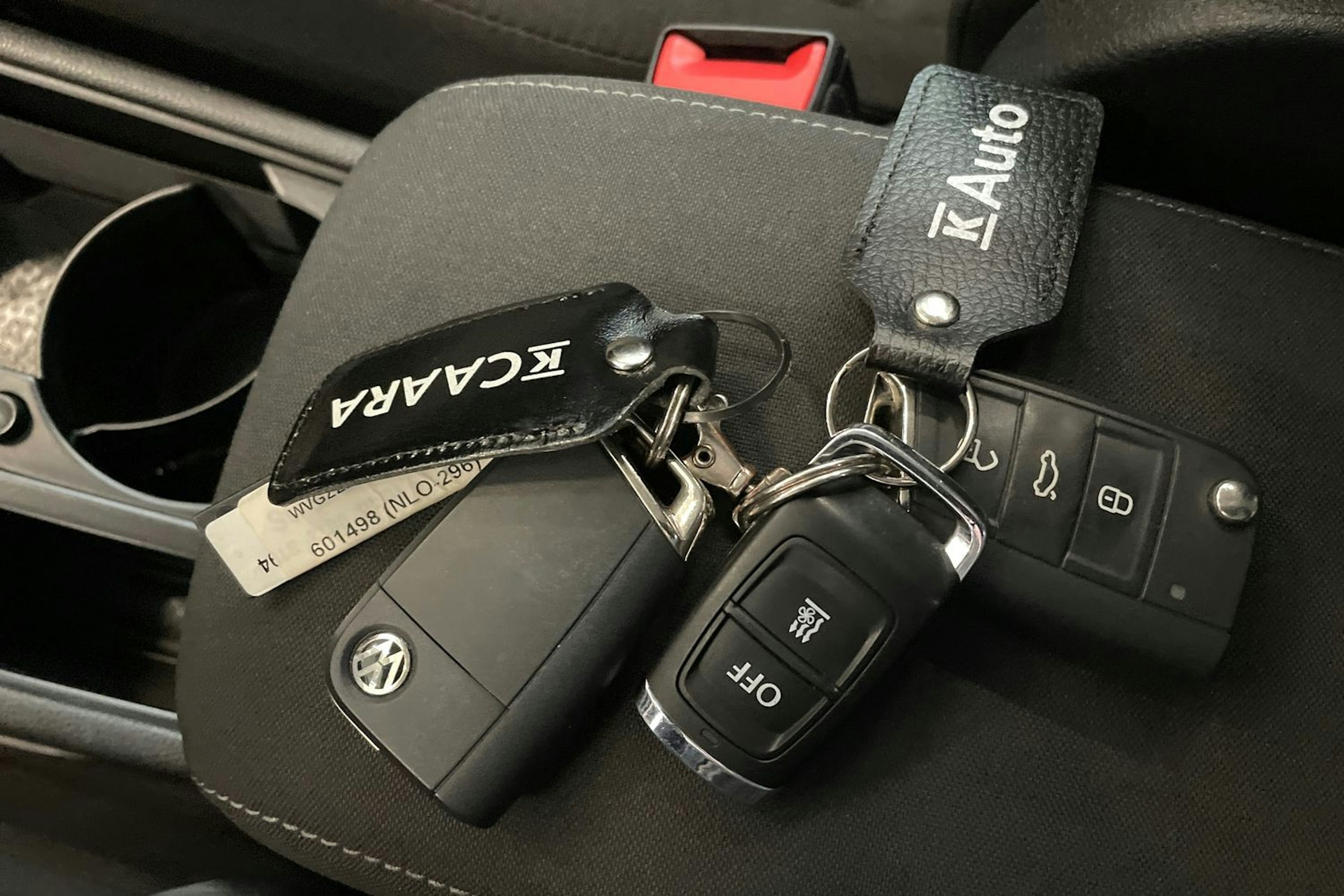valkoinen Volkswagen Touran 2019 kuva 32.