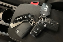 valkoinen Volkswagen Touran 2019 kuva 32.