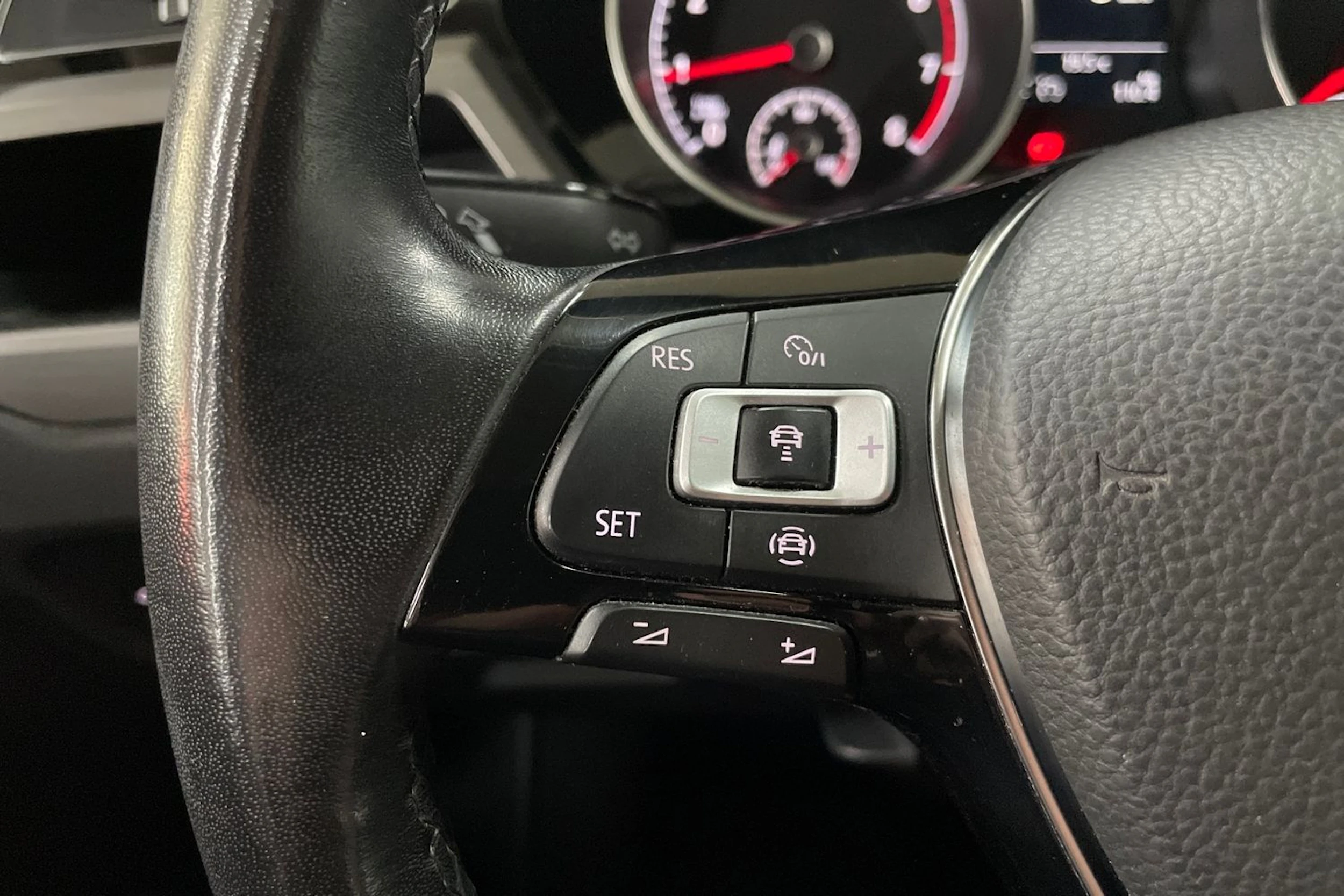 Harmaa Volkswagen TOURAN 2019 kuva 14.