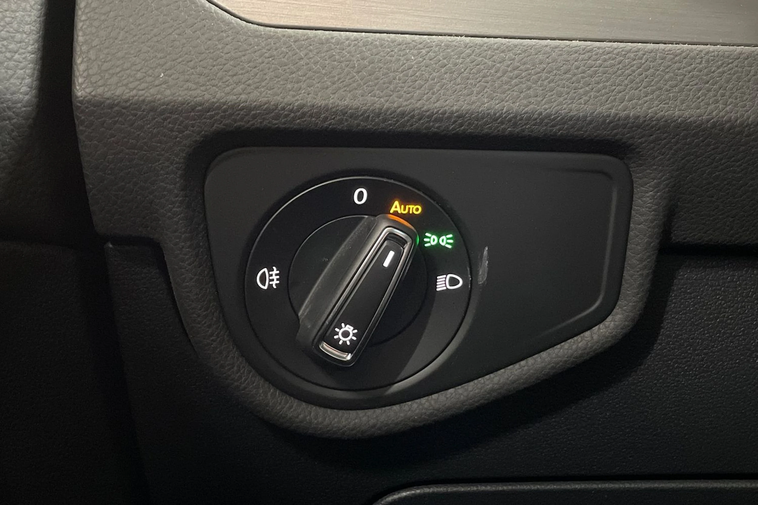Harmaa Volkswagen TOURAN 2019 kuva 16.