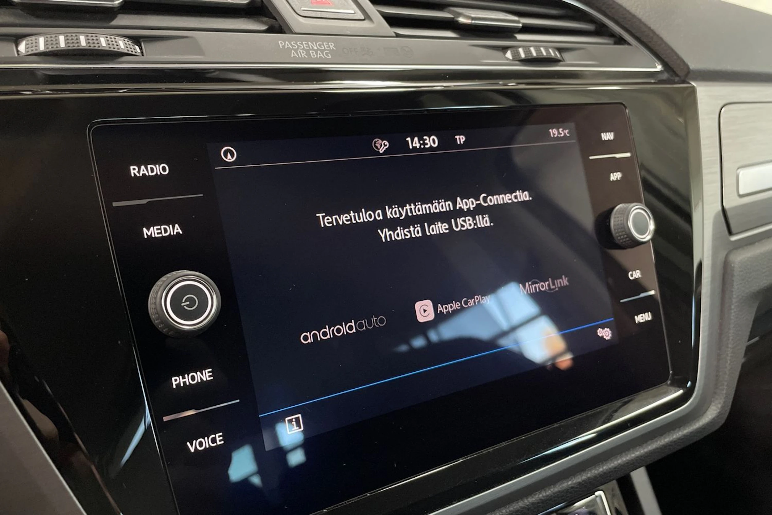 Harmaa Volkswagen TOURAN 2019 kuva 19.