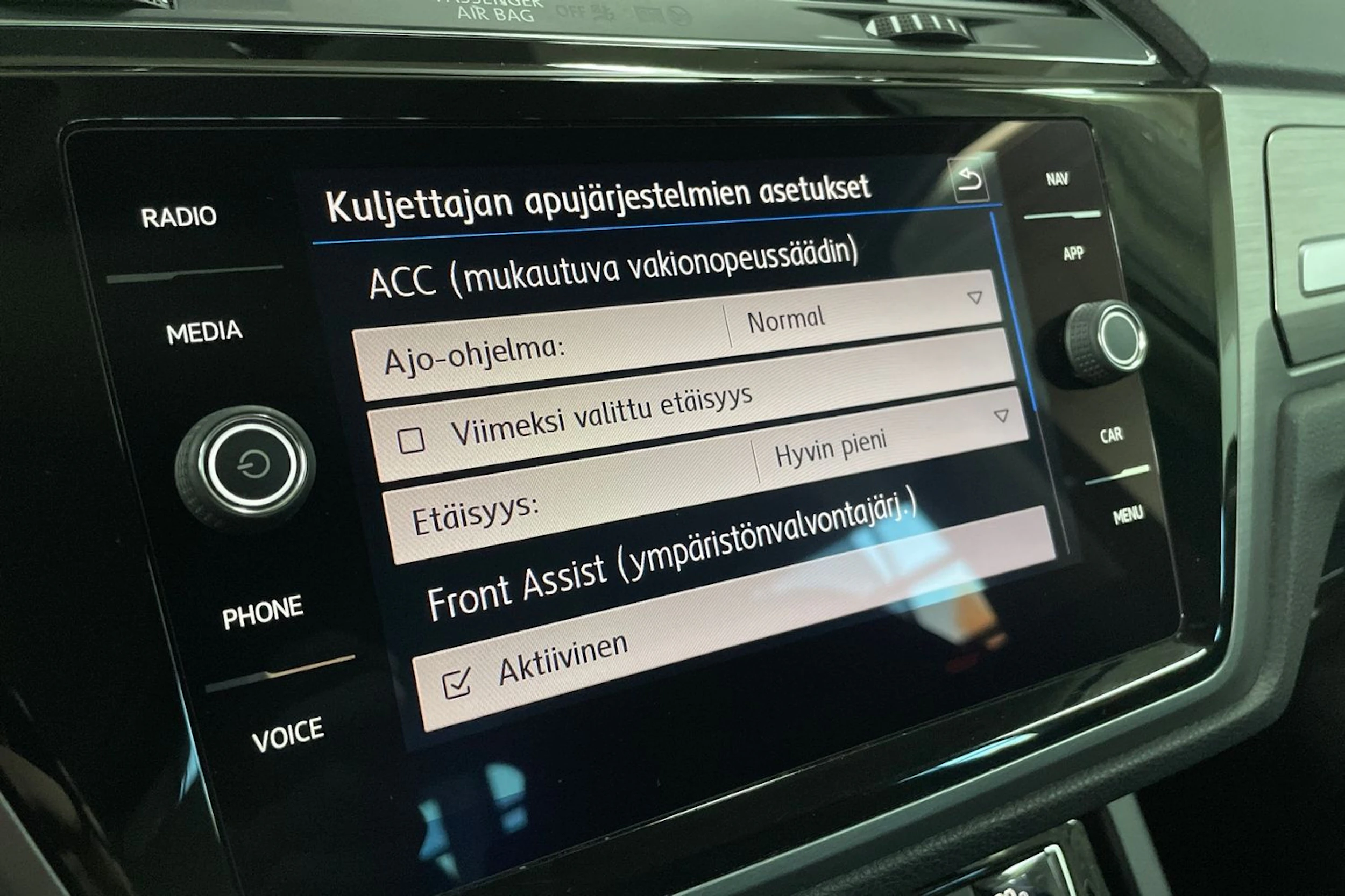 Harmaa Volkswagen TOURAN 2019 kuva 20.