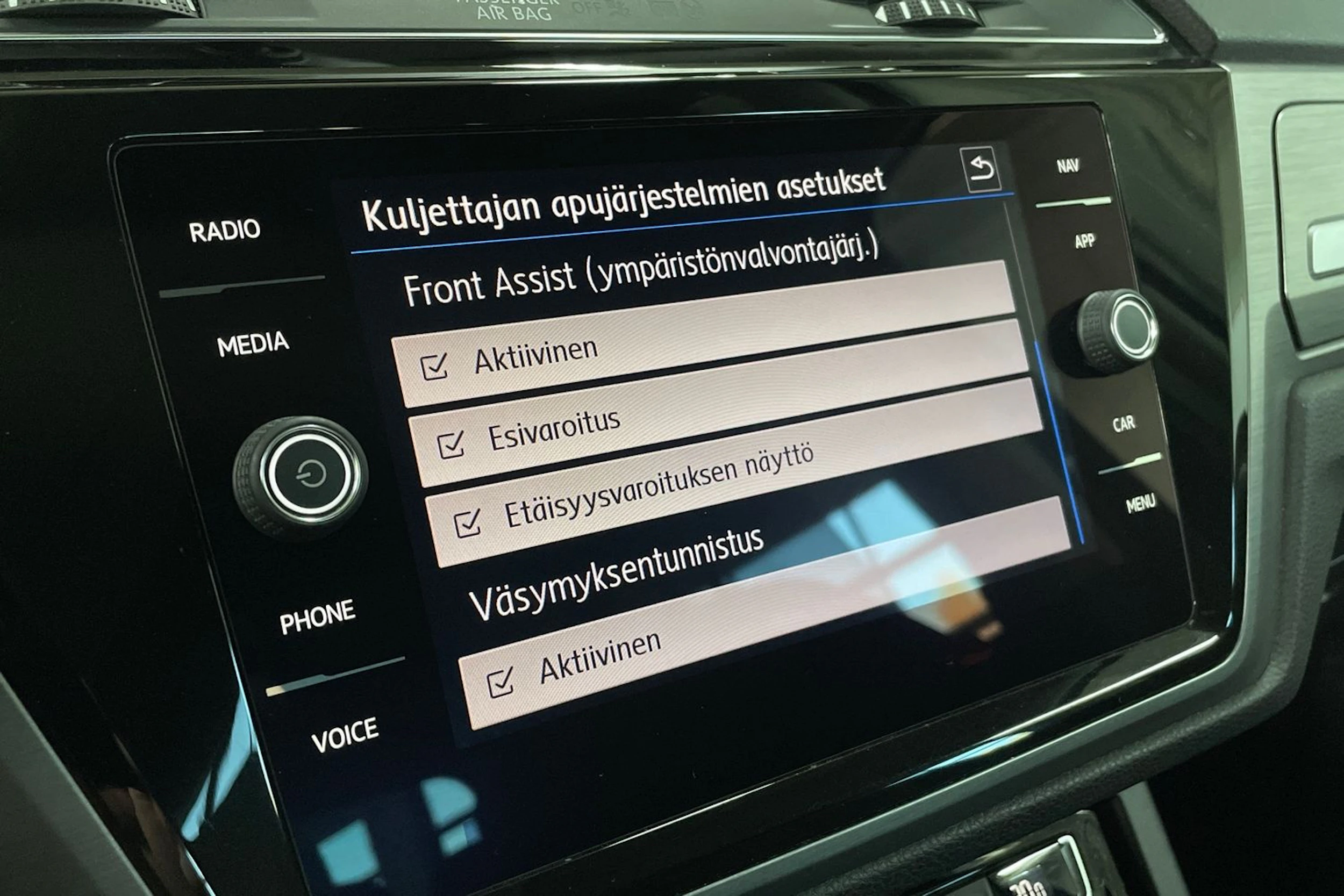 Harmaa Volkswagen TOURAN 2019 kuva 21.