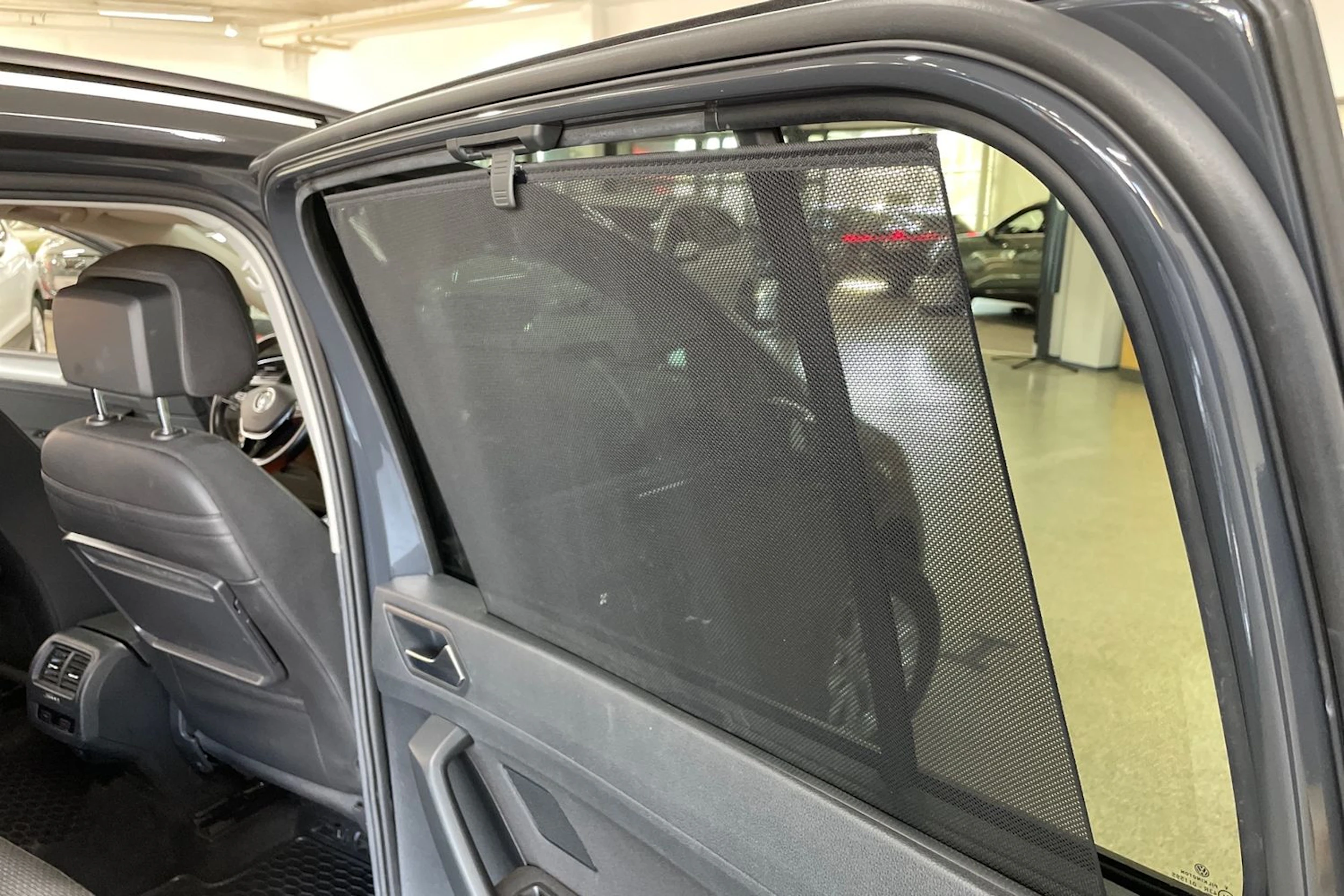 Harmaa Volkswagen TOURAN 2019 kuva 32.