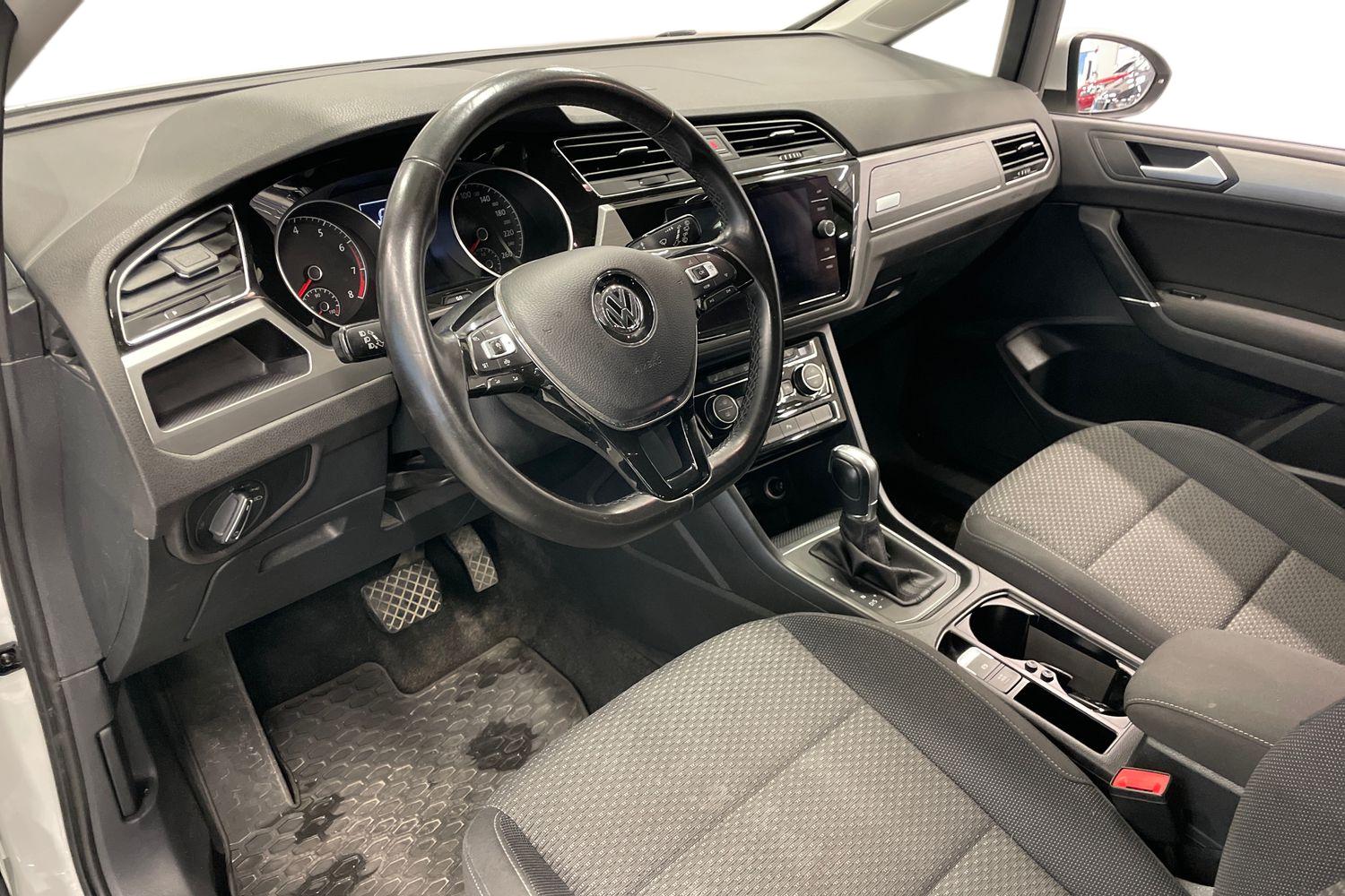 Volkswagen Touran 2019, kuva 6/23