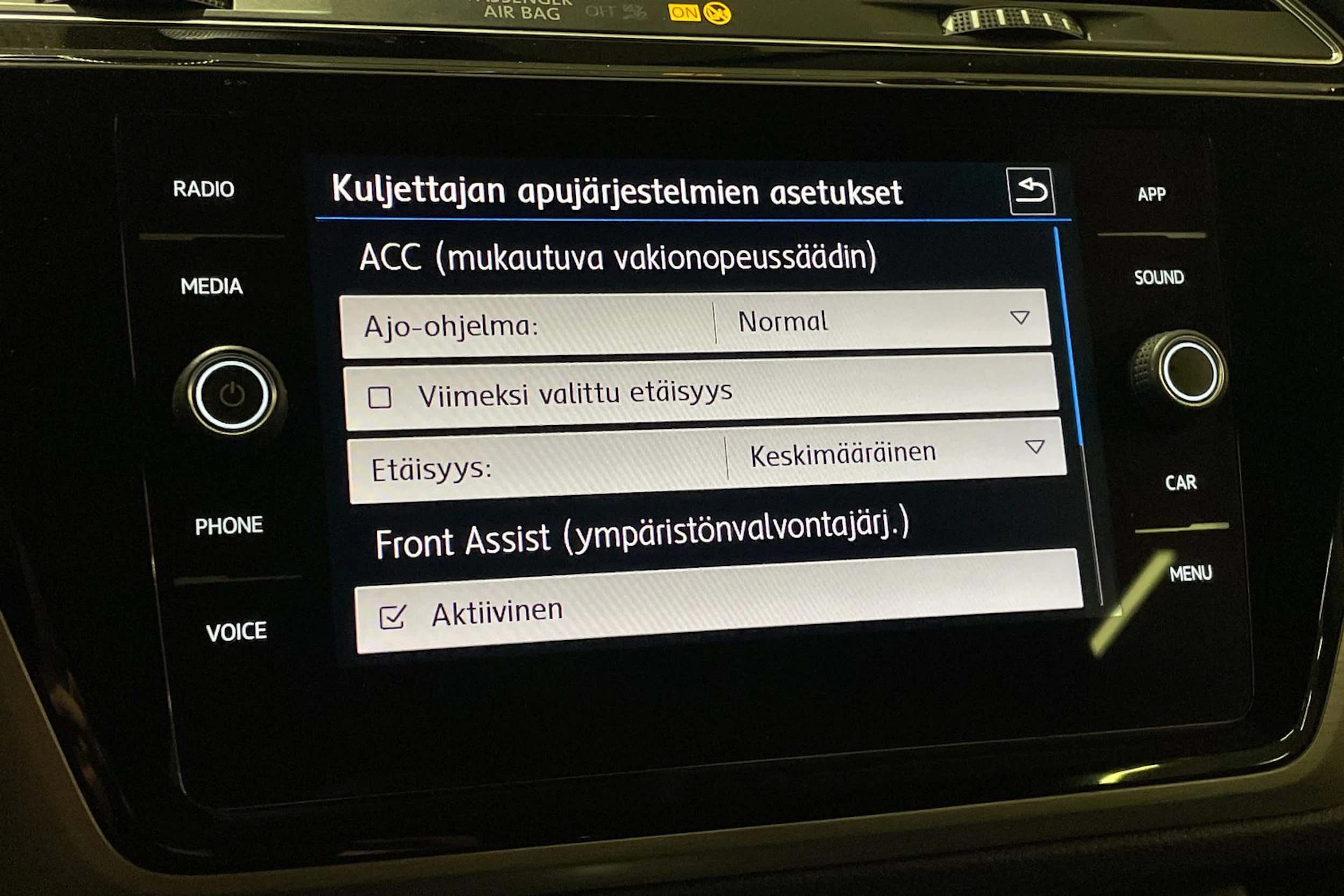 Valkoinen Volkswagen TOURAN 2019 kuva 14.
