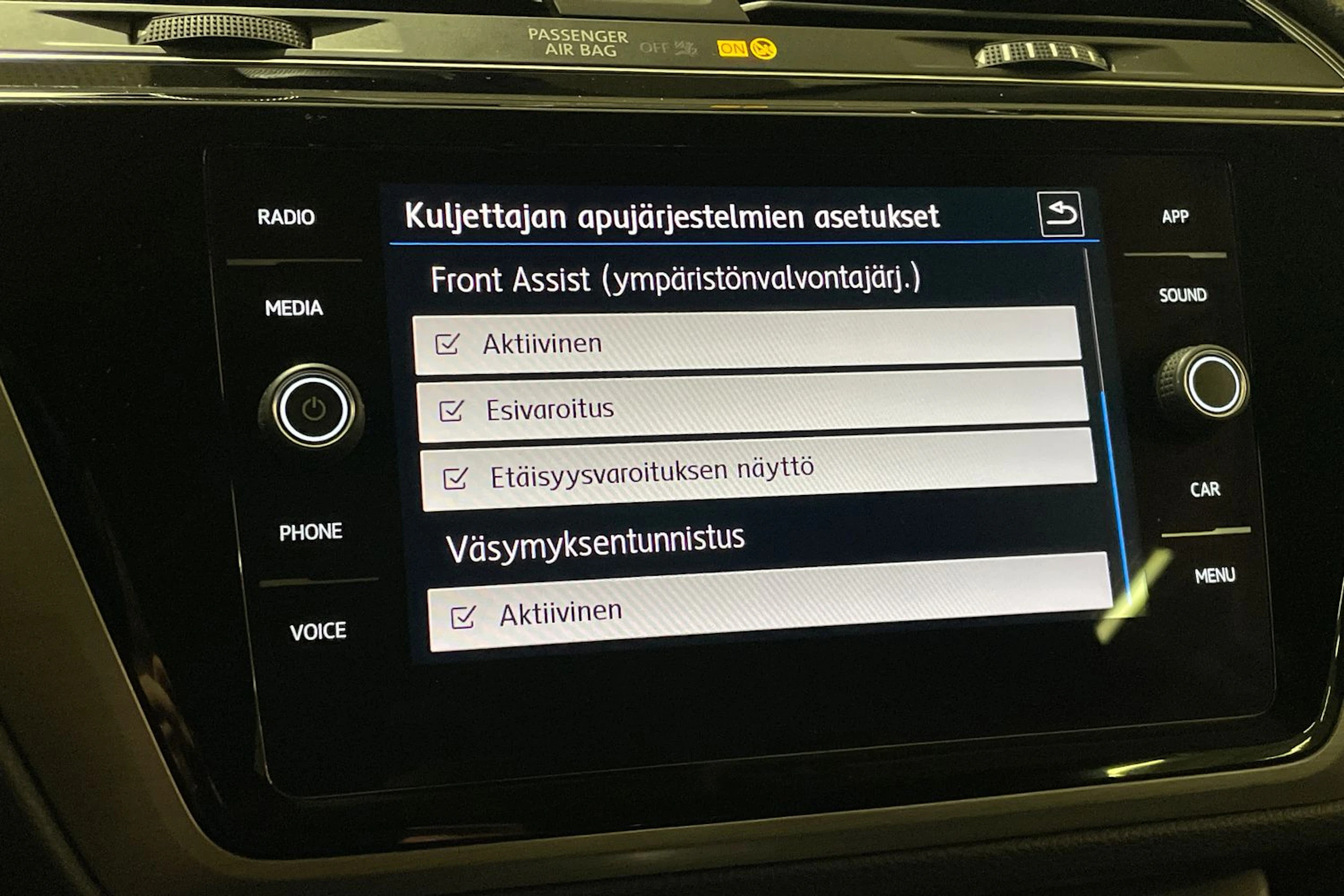 Valkoinen Volkswagen TOURAN 2019 kuva 15.