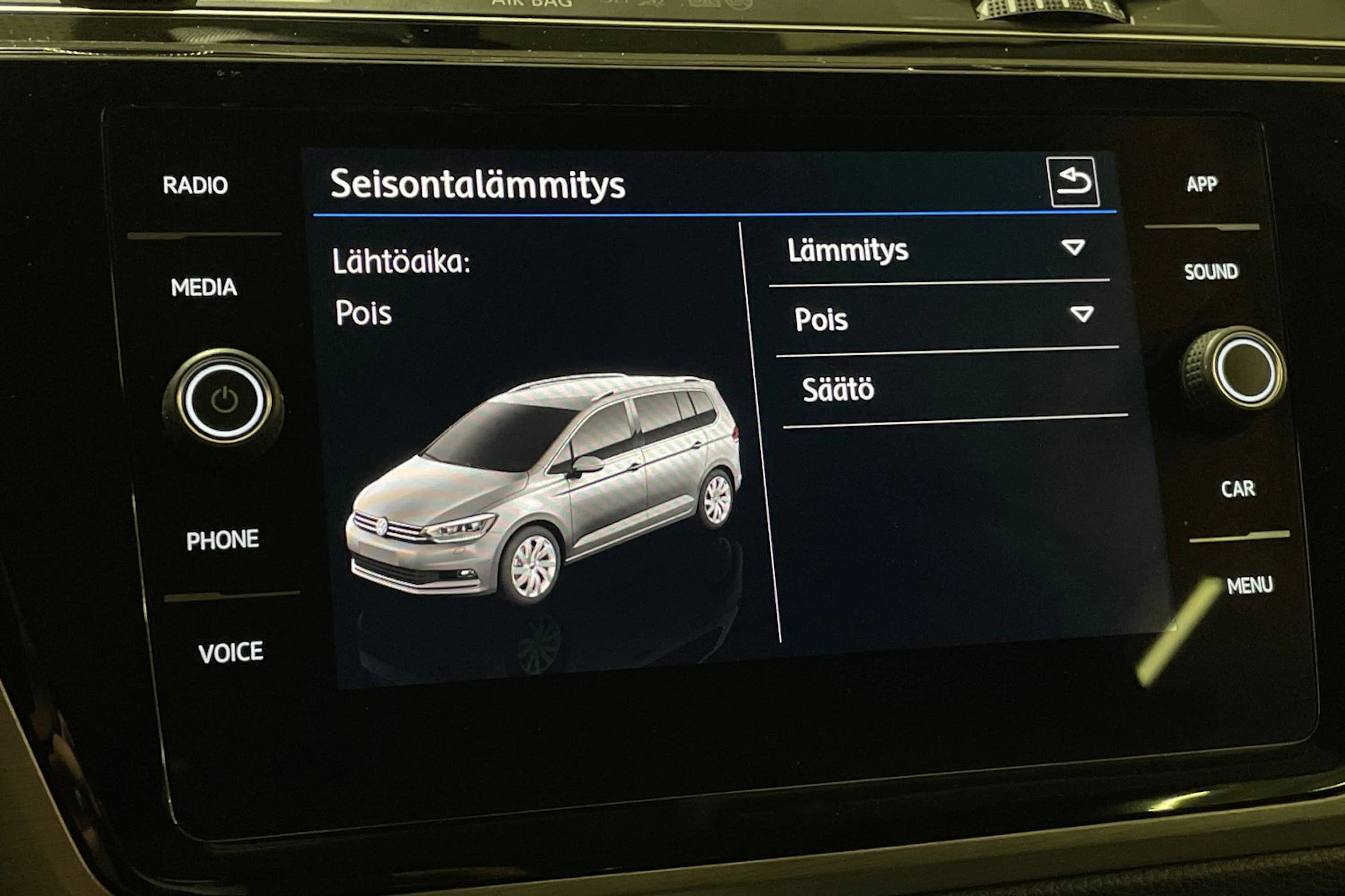 Valkoinen Volkswagen TOURAN 2019 kuva 16.