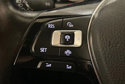Valkoinen Volkswagen TOURAN 2019 kuva 17.