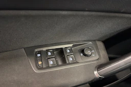 Valkoinen Volkswagen TOURAN 2019 kuva 28.