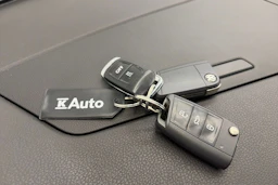 Valkoinen Volkswagen TOURAN 2019 kuva 29.