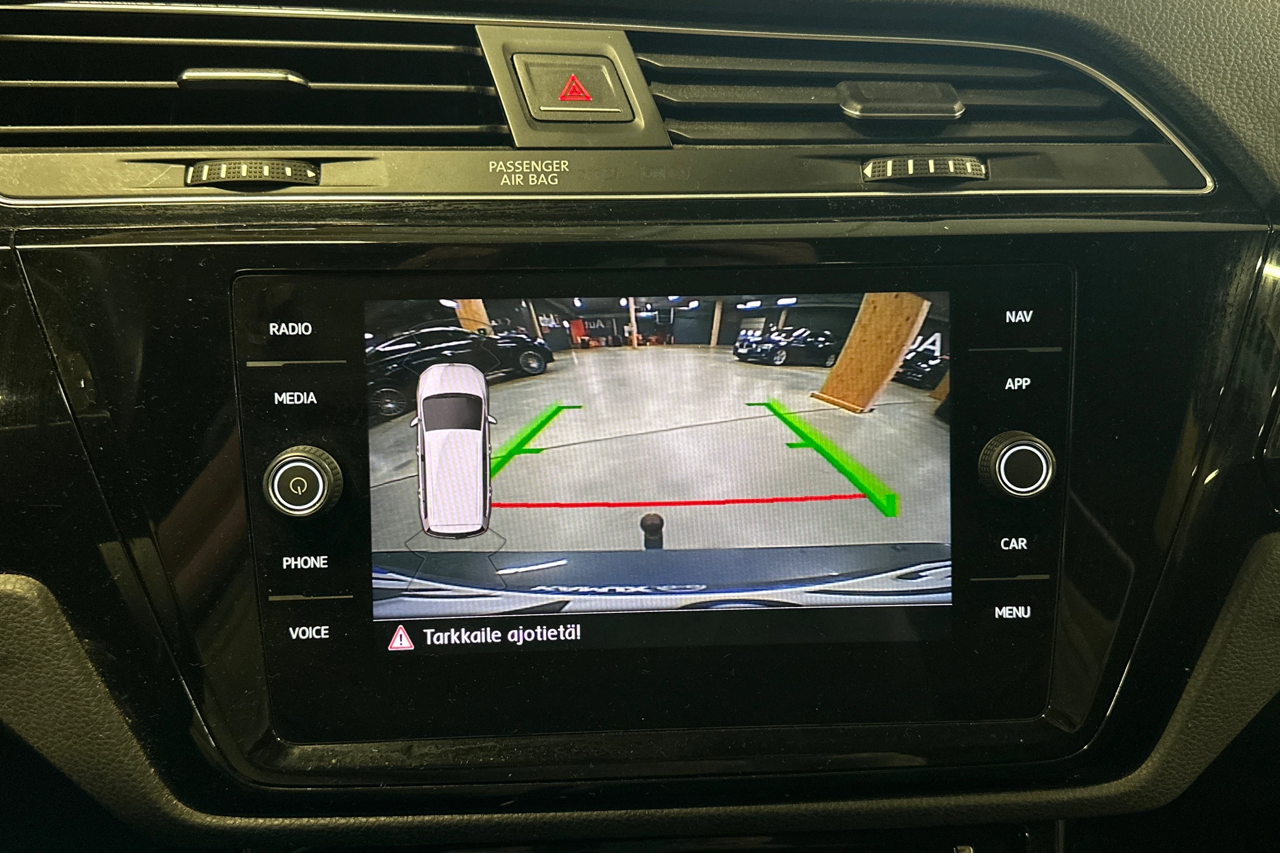 met. harmaa Volkswagen Touran 2019 kuva 5.