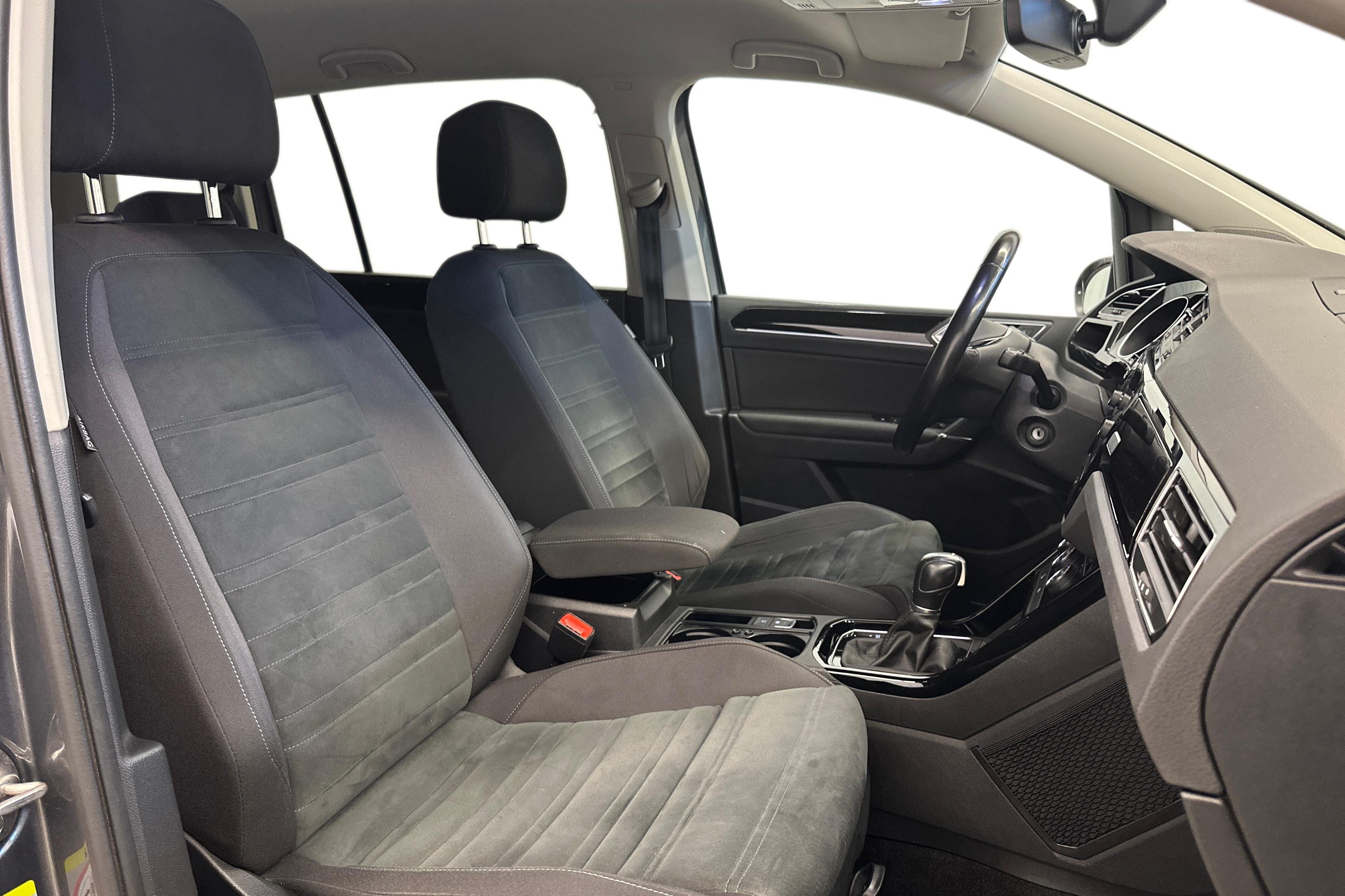 Volkswagen Touran 2019, kuva 7/28