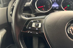 met. harmaa Volkswagen Touran 2019 kuva 13.