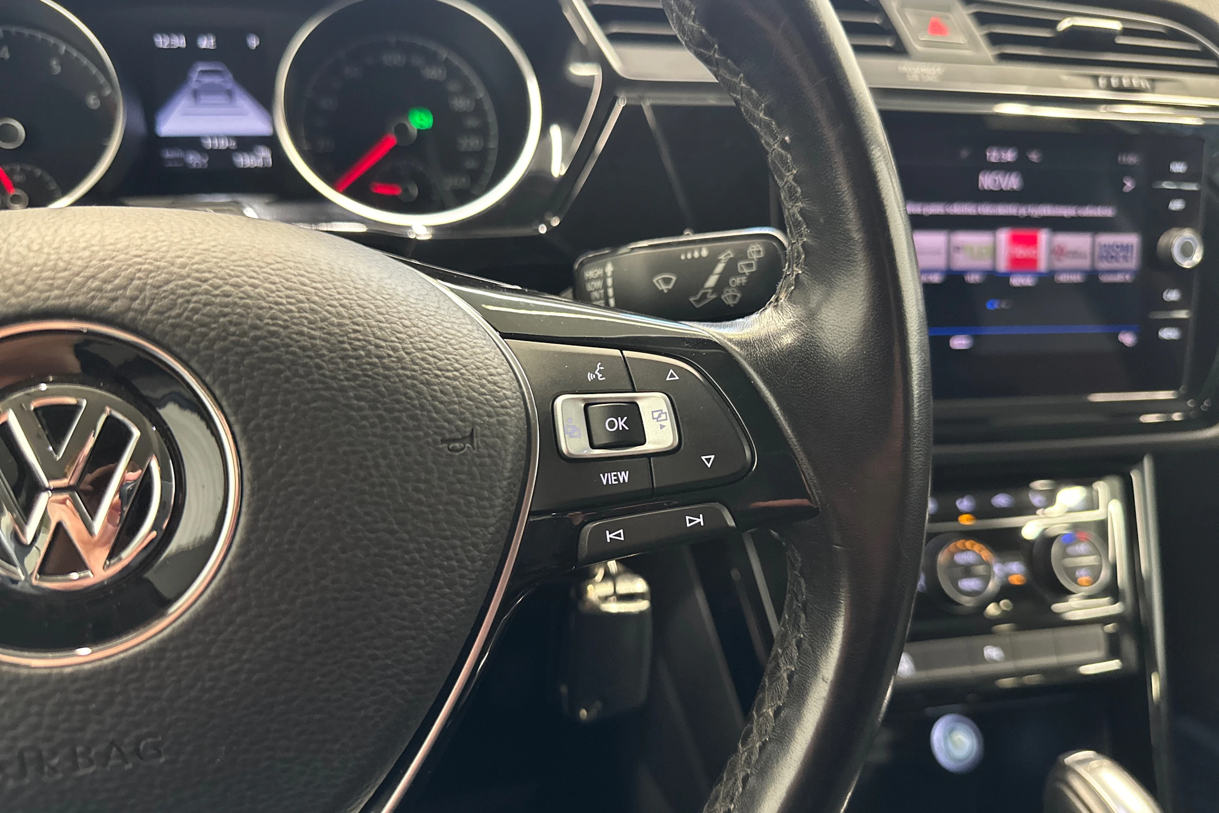 met. harmaa Volkswagen Touran 2019 kuva 14.