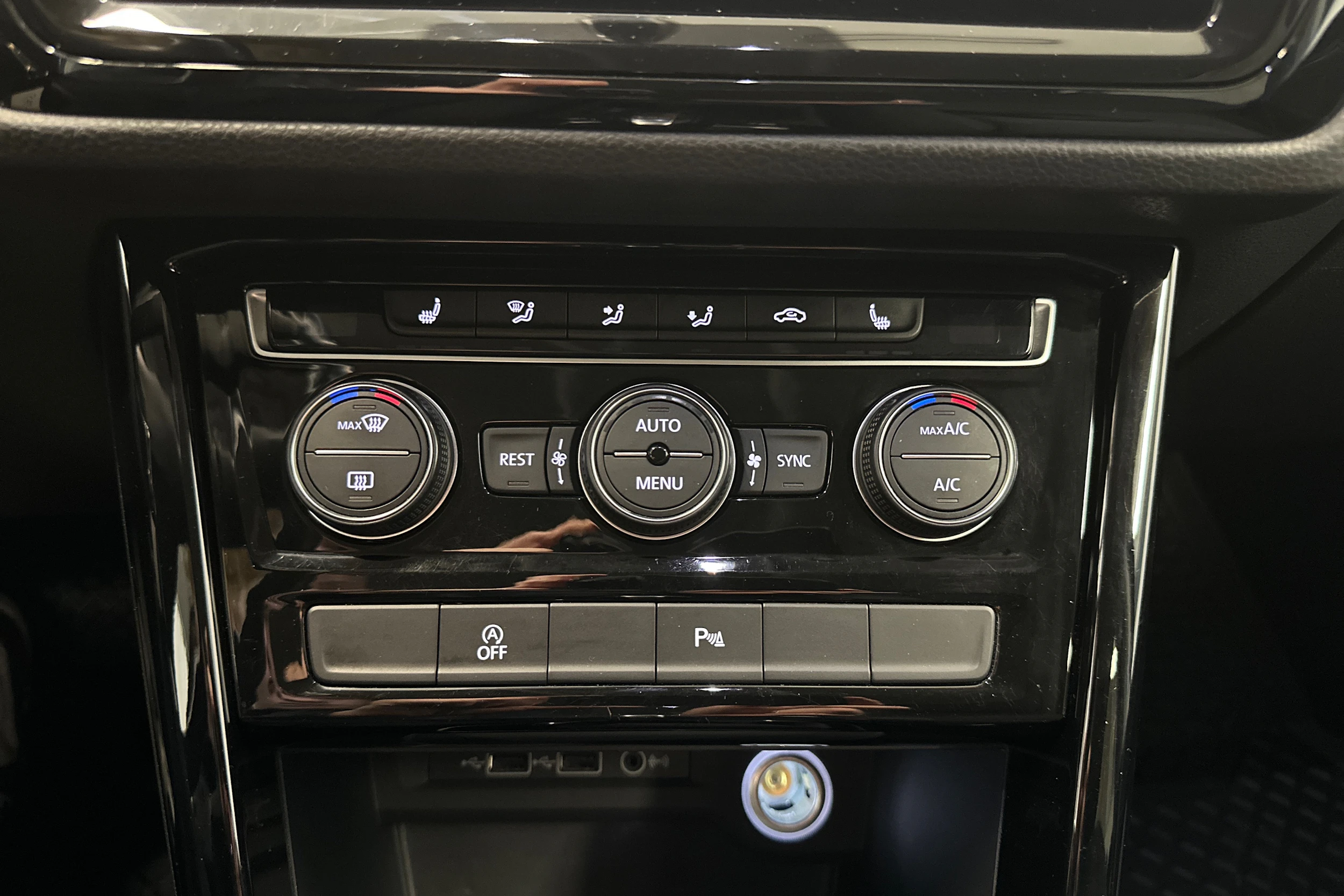 met. harmaa Volkswagen Touran 2019 kuva 17.