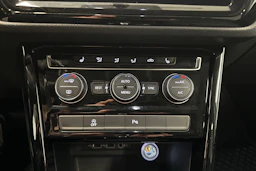 met. harmaa Volkswagen Touran 2019 kuva 17.
