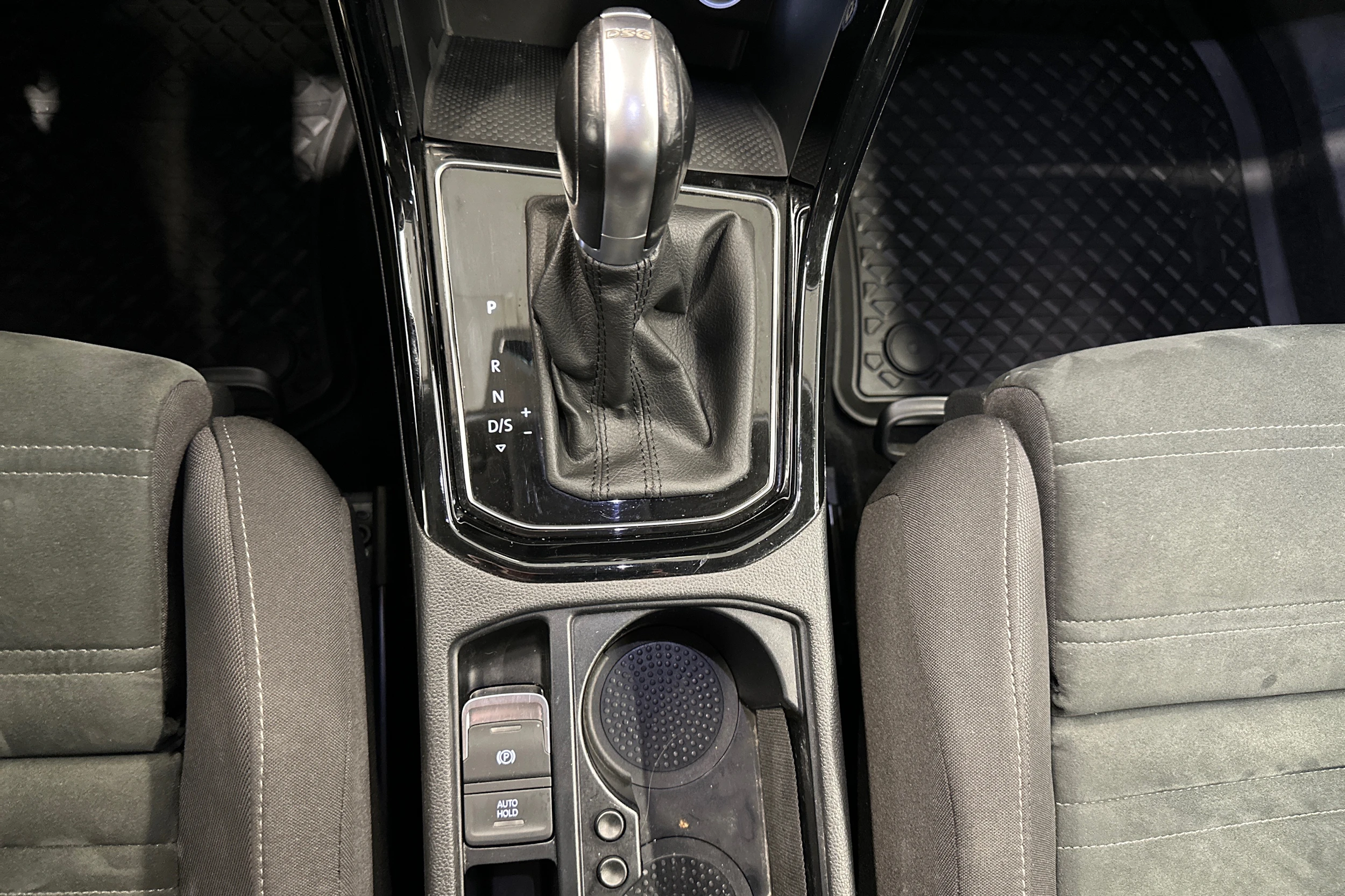 met. harmaa Volkswagen Touran 2019 kuva 19.