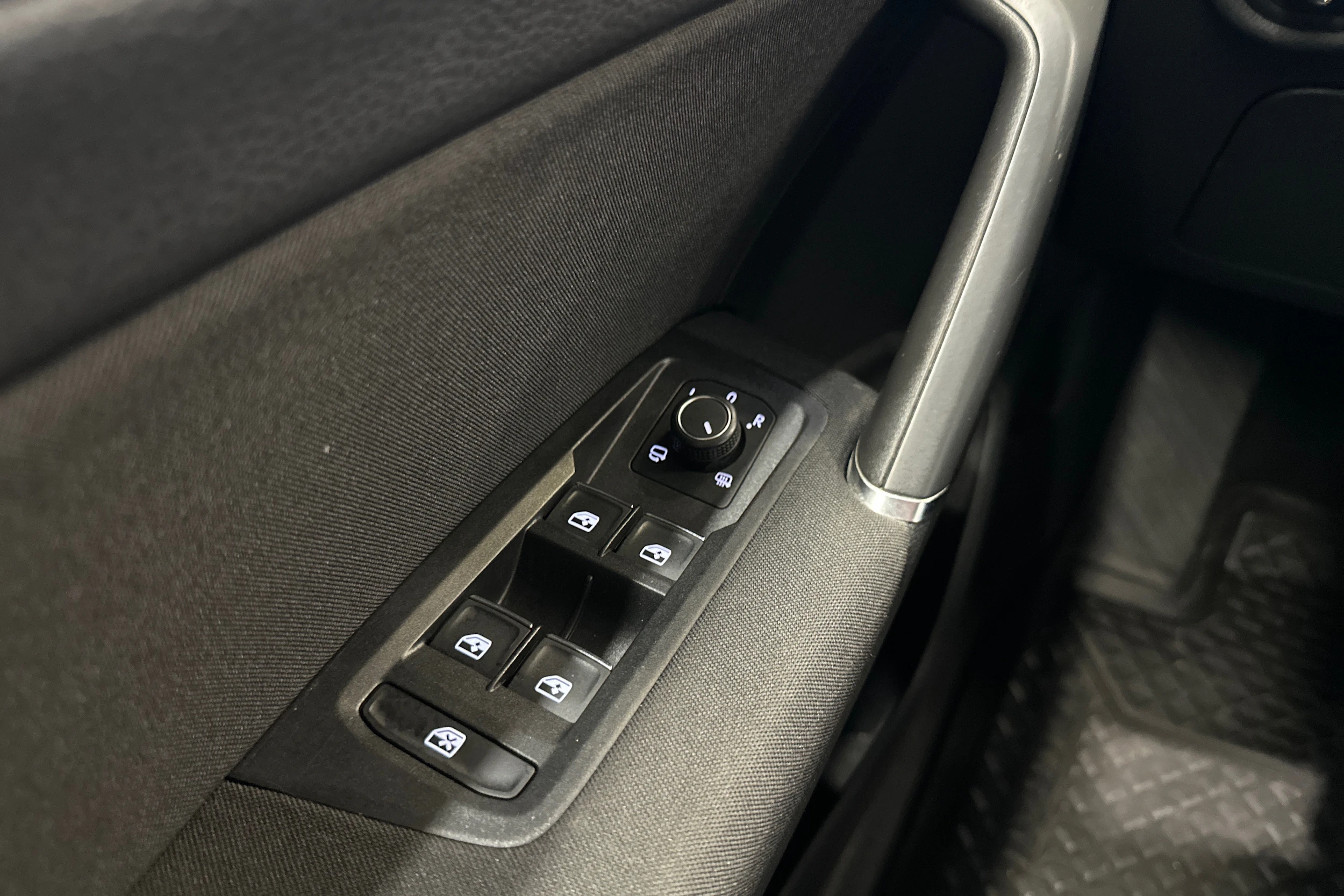met. harmaa Volkswagen Touran 2019 kuva 21.