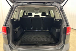 met. harmaa Volkswagen Touran 2019 kuva 26.