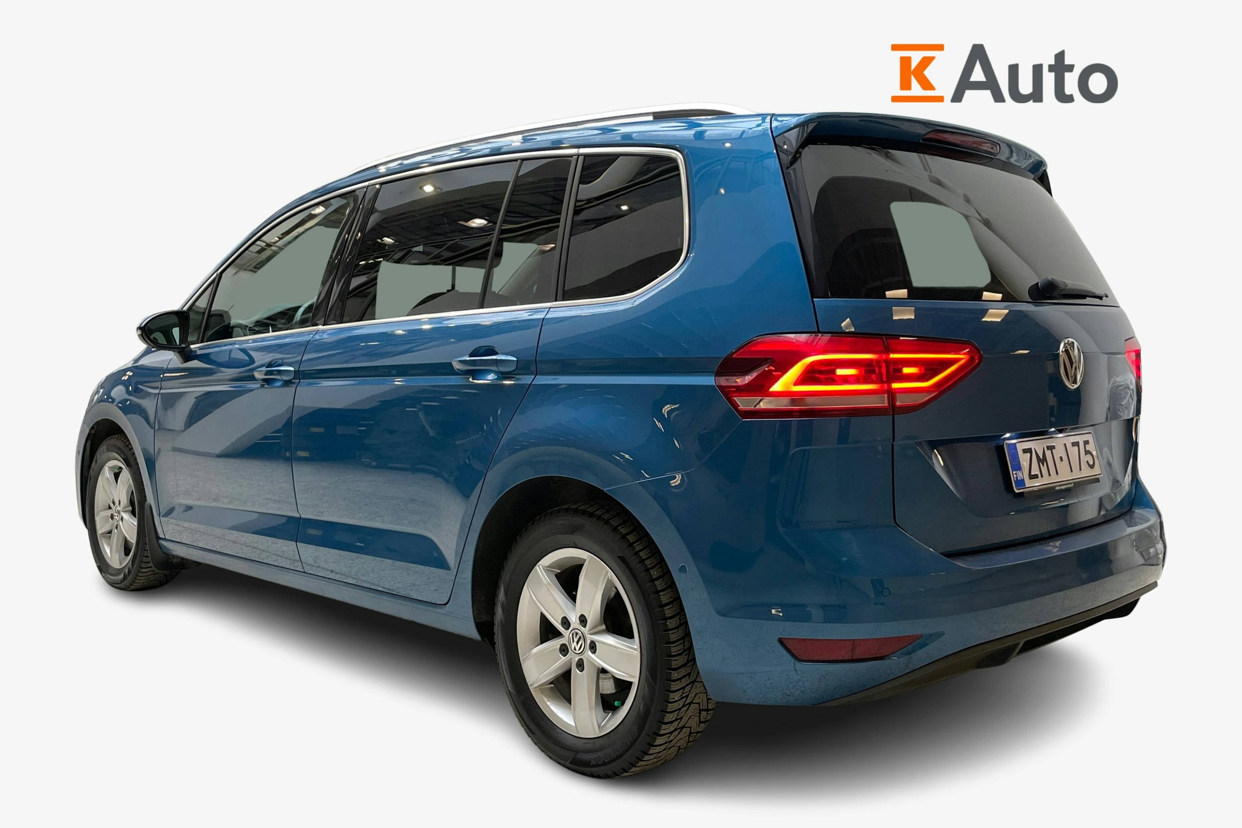 sininen Volkswagen Touran 2019 kuva 2.