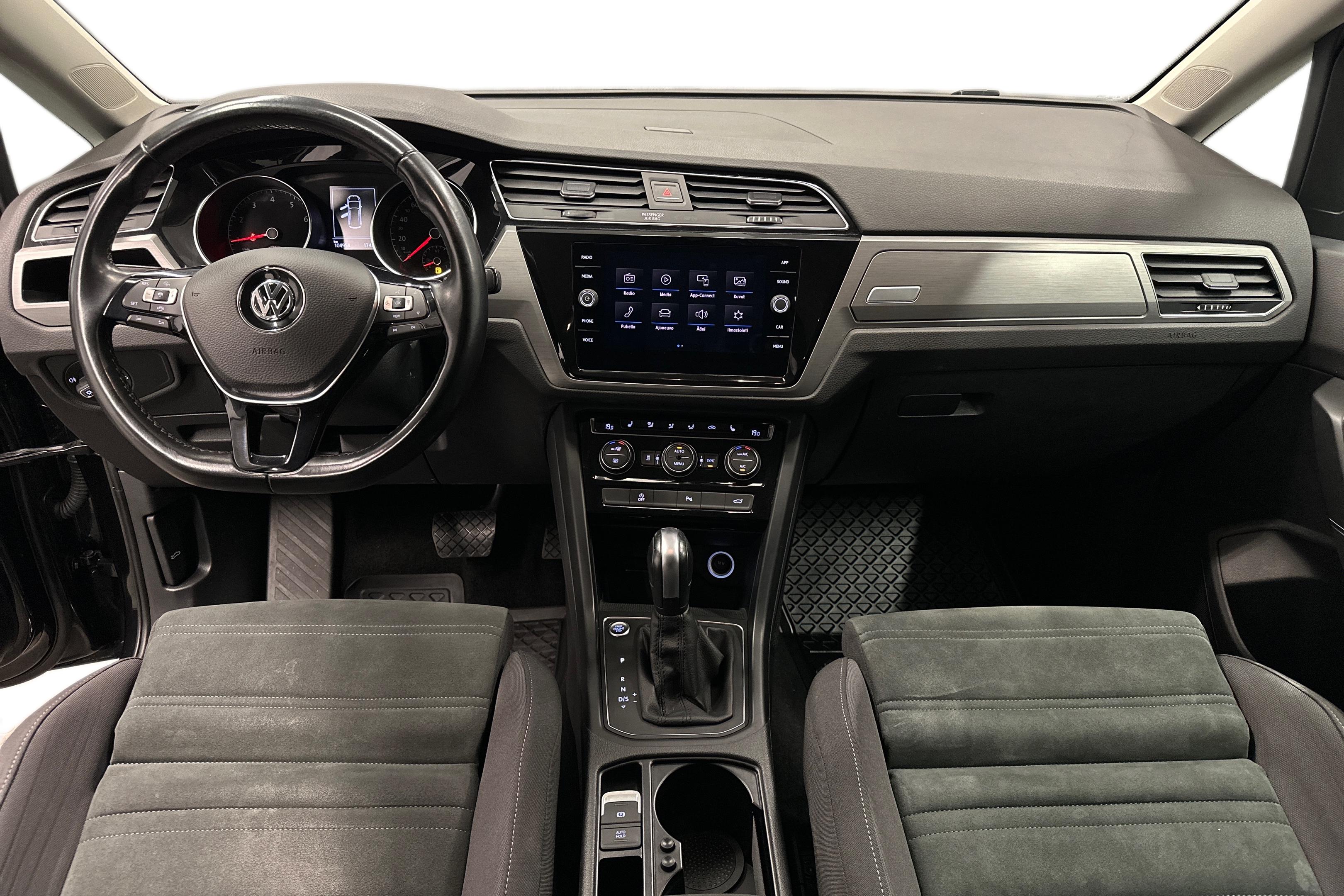 Volkswagen Touran 2020, photo 7/34