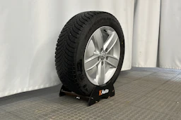 musta Volkswagen Touran 2020 kuva 10.