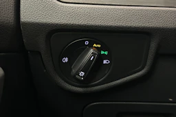 musta Volkswagen Touran 2020 kuva 14.