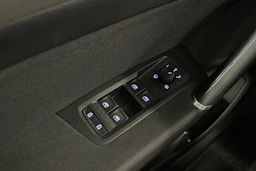 musta Volkswagen Touran 2020 kuva 15.